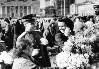 60 лет назад в День Победы разрешили не работать