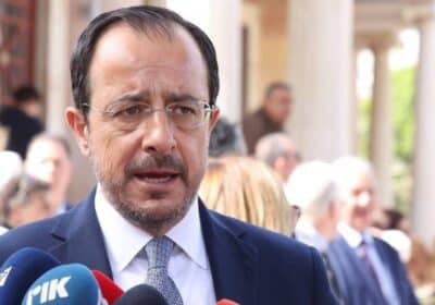 Президент подписал законы об отмене множественных пенсий